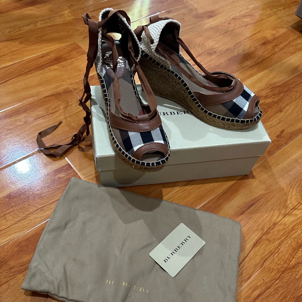 Burberry espadrilles sandals